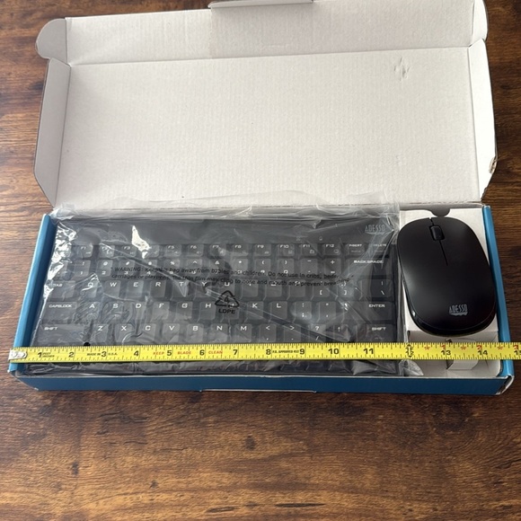 Adesso Black Wireless Spill Resistant Mini Keyboard & Mouse - Picture 9 of 11